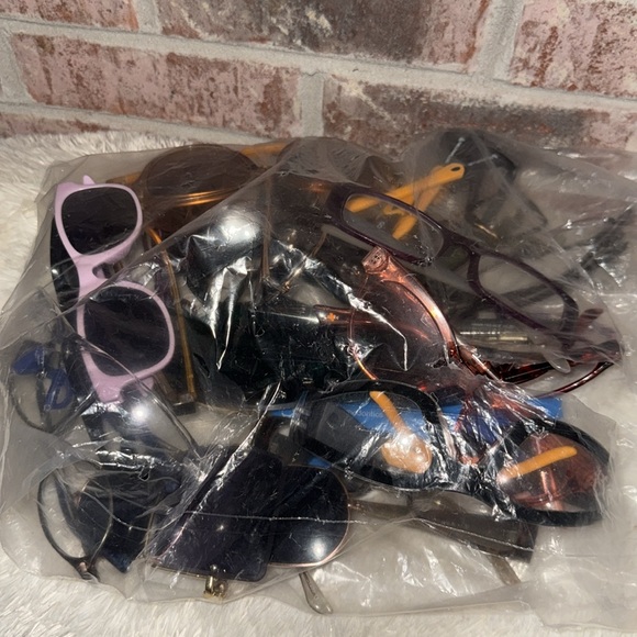 lot of eyeglasses and  sunglasses 10+ - Picture 4 of 4